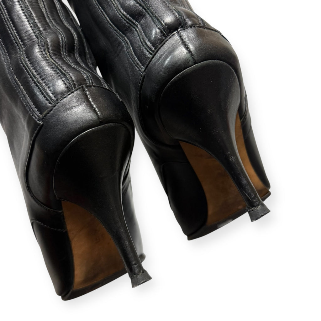 vintage 90s manolo blahnik black leather pointed toe kitten heel boots