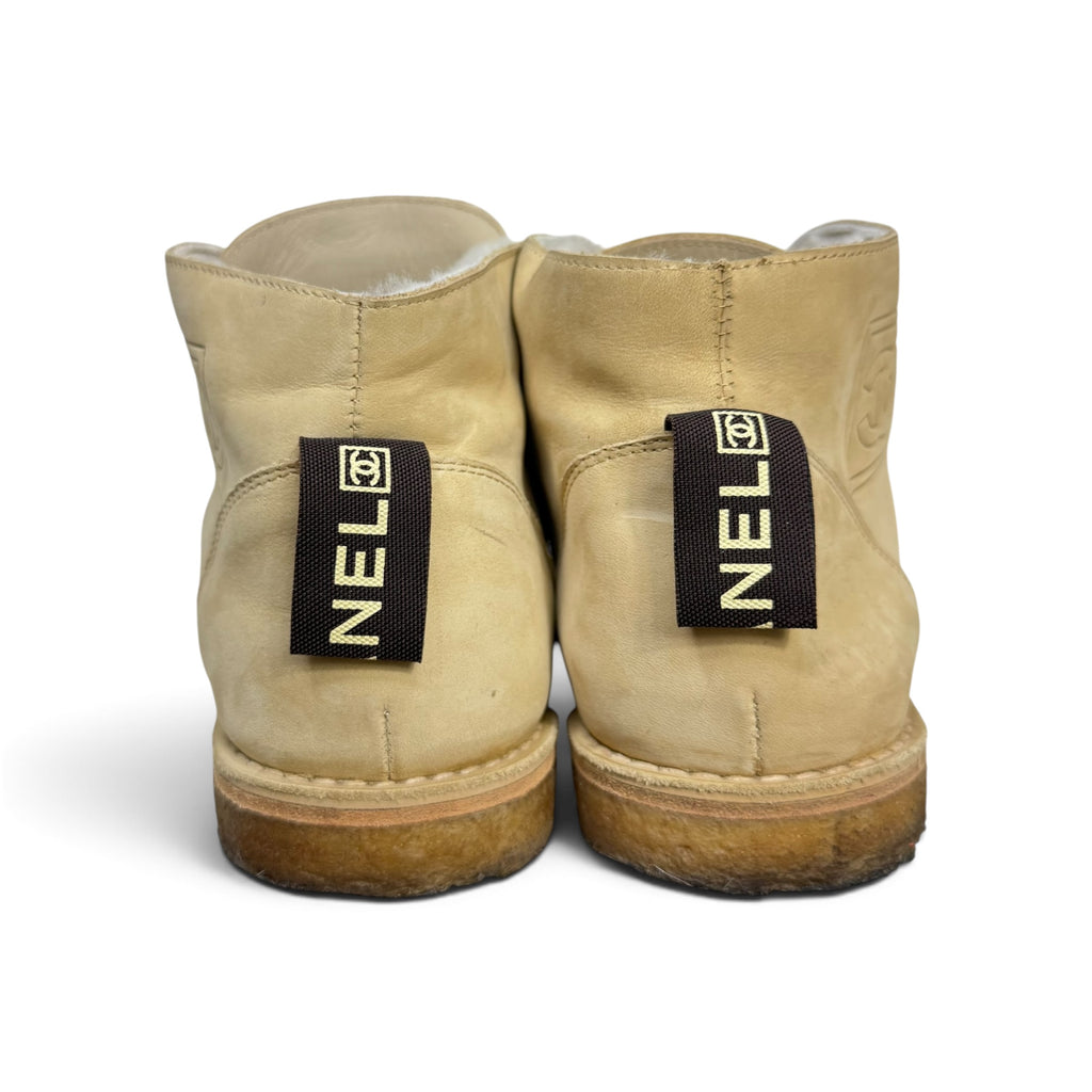 2006 chanel beige nubuck shearling lined chukka boots