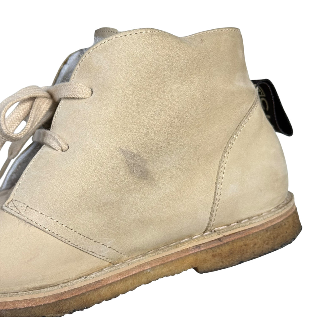 2006 chanel beige nubuck shearling lined chukka boots