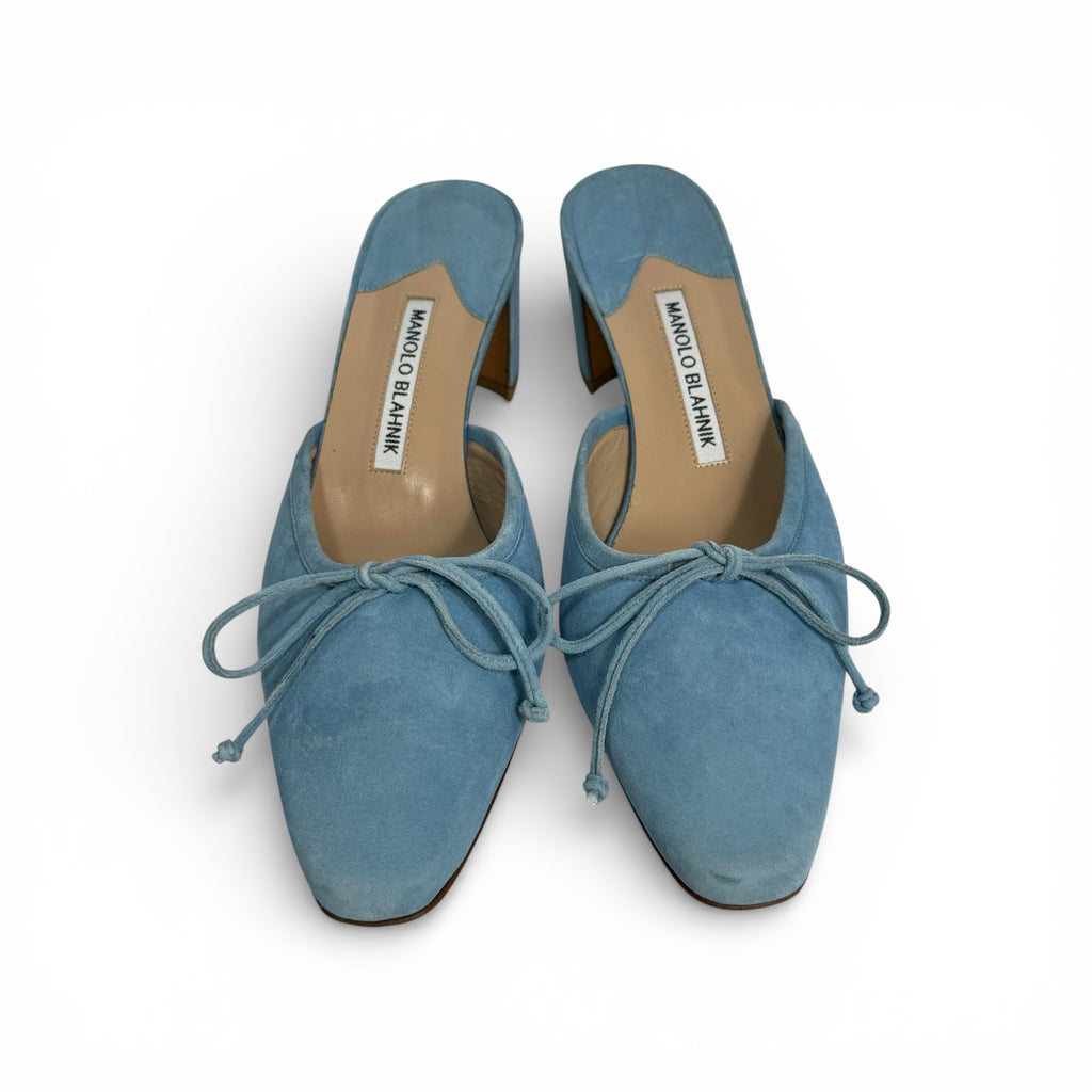 manolo blahnik baby blue ballerimu mules