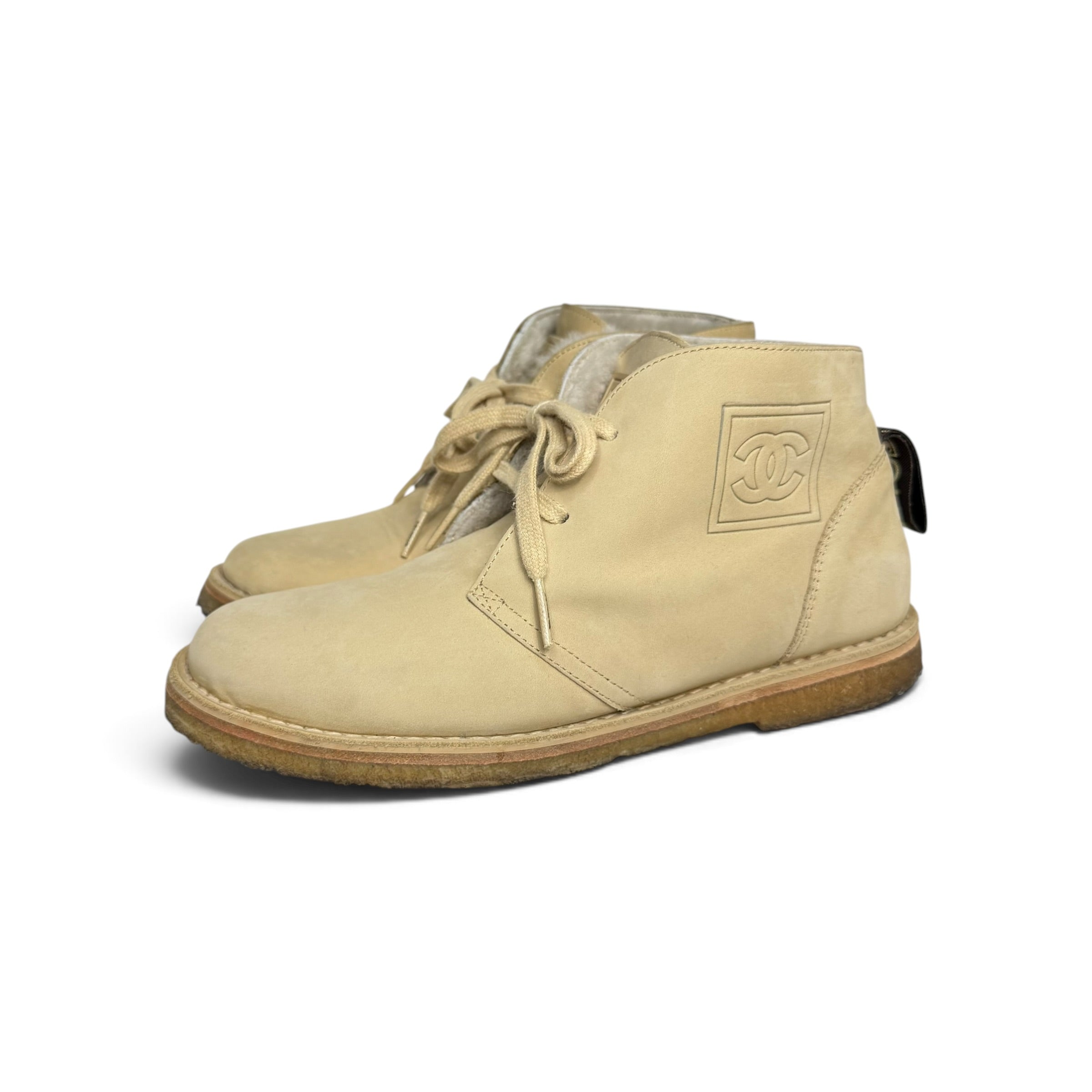 2006 chanel beige nubuck shearling lined chukka boots