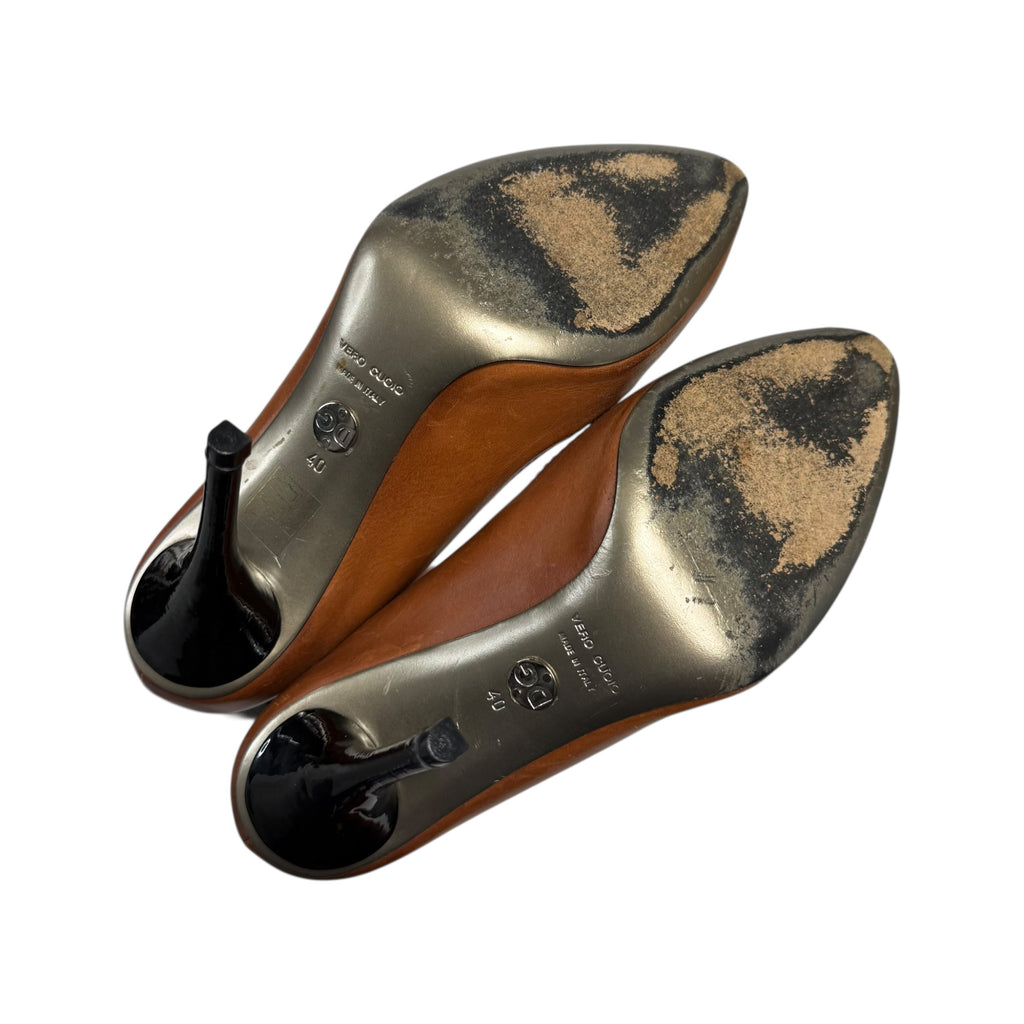 2000s dolce & gabbana brown leather & wavy black patent trim pumps