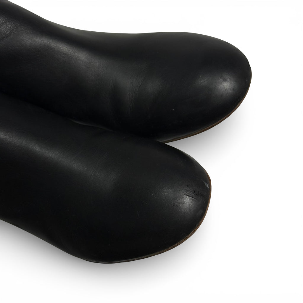 chloé scalloped black leather ankle boots